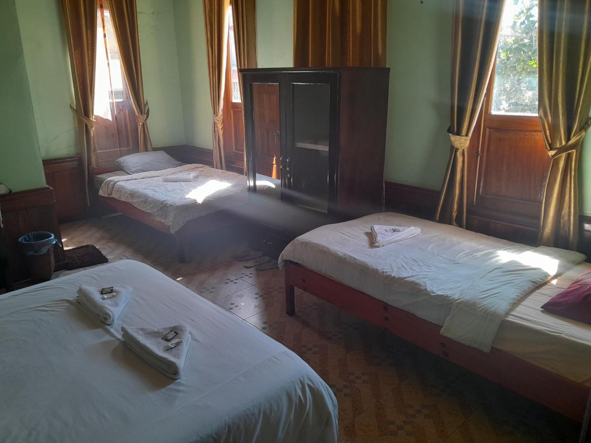 Pukyo Bed And Breakfast Belgian Lao Ban Nangoy 객실 사진